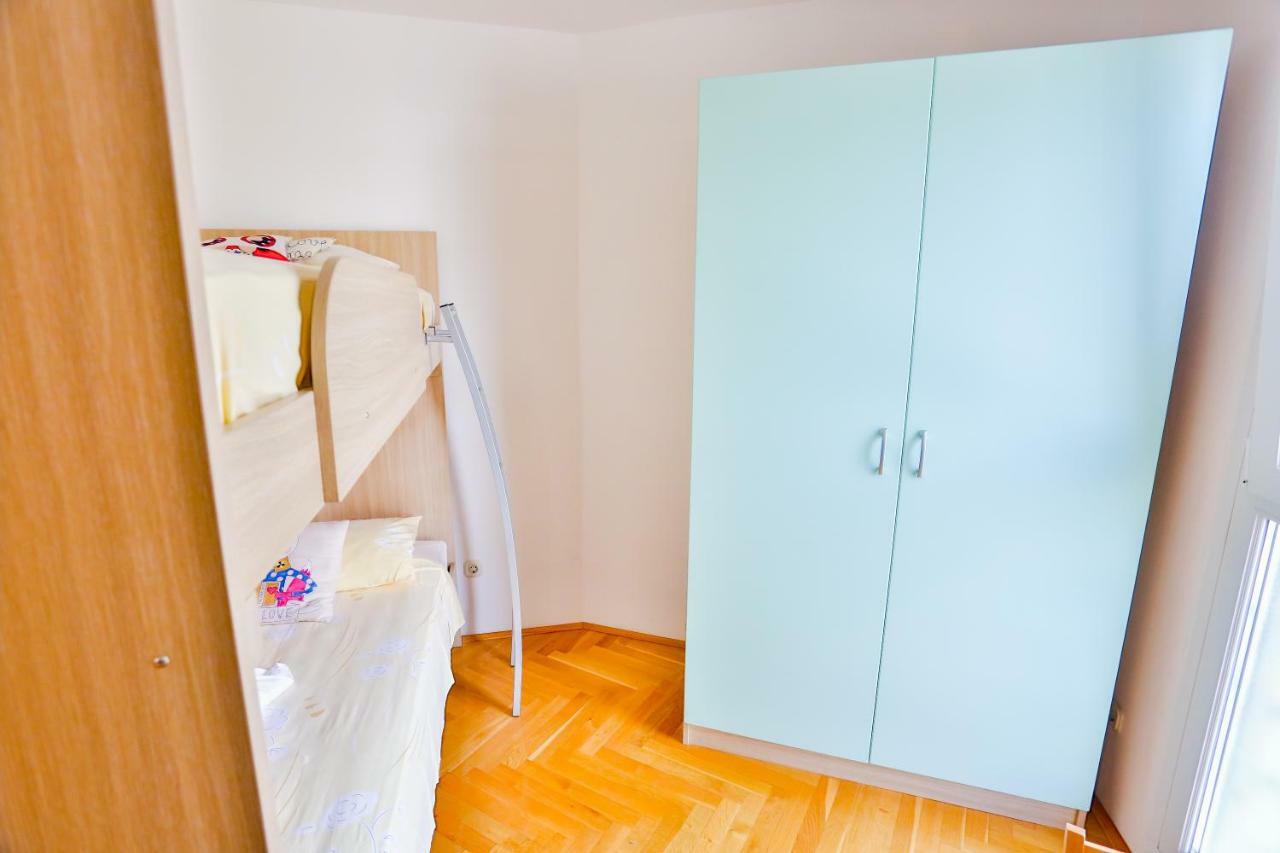 Ibis Apartment Split Exteriör bild